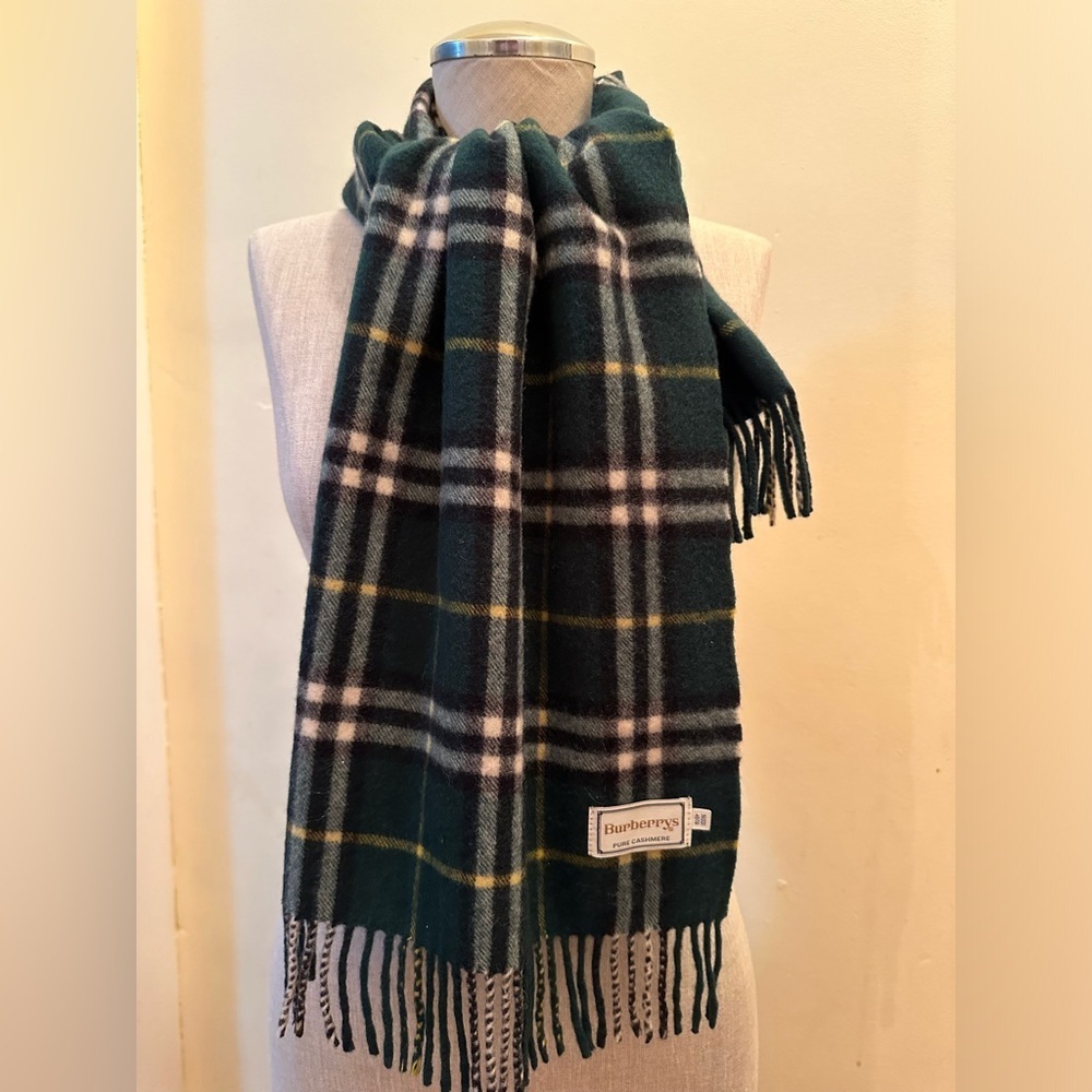 BURBERRY cashmere scarf in green